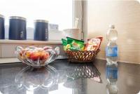 Amazing River view 2 bedroom apartment, sleeps 6 , balcony and parking - Ferienwohnung
