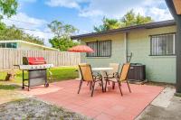 2 Mi to Cocoa Riverfront Park Home with Patio! - B&B Cocoa