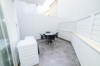 Modern Escape 3-Bedroom Maisonette with Free Parking - B&B