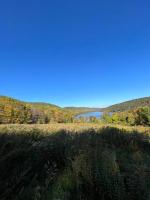 Lakeview, Fire-Pit, Private Beach, Grill - B&B New Fairfield