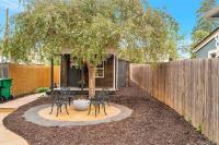 Unique Denver Tiny House Skiing, Shopping, Hiking - B&B Englewood