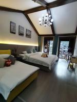 Camera Familiare con Balcone