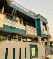 Glad Villa by Cozystays - B&B