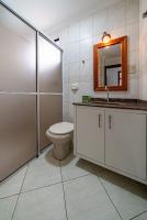 267 - Apto na Av. principal a 50m da praia de Bombas - Chambres d’hôtes Bombinhas