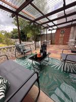 Harrys Home - Contractors & Business professionals - 2 Parking spaces - 4 Large Bedrooms & 2 Bathrooms - Pool table - Table Tennis - Darts - Games console - near NEC - Chambres d'hôtes Wyken