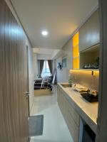 One-Bedroom Apartment with Balcony and Sea View