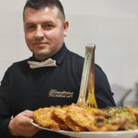 Pensiunea Casa Dimitrios-Baile Herculane -Casă Boemă cu vedere la munte apă atmosferă intimă - B&B Băile Herculane