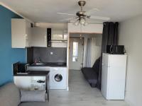 Vela Aurea, Studio 4 couchages en rez de jardin, avec terrasse et parking, à 500m de la plage - Chambres d'hôtes Le Grau-du-Roi