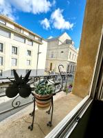 Loge de l'Opéra à 200 m du Palais des Papes - B&B