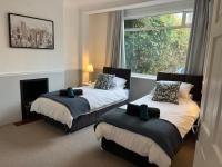 Cosy & Comfortable 3 Bed House, Office & Driveway - Bed and Breakfast