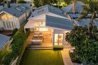 Luxury Central Villa with Spa Pool Prime Location - B&B