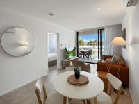 Joy at Ohana: Balcony & Pool Overlooking the Bay - B&B