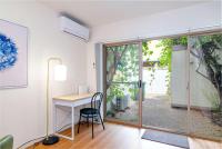 2BR Urban Nest Cosy & Central - Free Parking - B&B