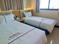 Dreibettzimmer mit Bad