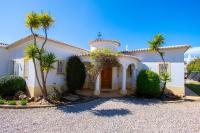 Villa La Pausa - Serene 3-Bedroom Retreat with Heated Pool - Bed and Breakfast Carvoeiro