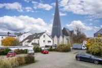 Stylische große 5-Zimmerwohnung-WLAN-Free Parking- - Ferienwohnung