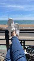 Beach from the Balcony, ensuite and private parking - B&B Portsmouth