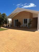 Blue Holes Bungalow - B&B
