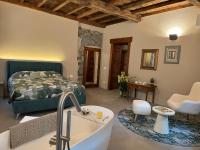 Deluxe Double Room with Bath