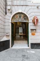 Renovated Apartment with Balcony in San Lorenzo - with elevator - B&B