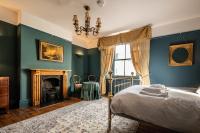 Deluxe Two-Bedroom Apartment with Garden View
