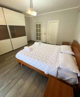 Three-Bedroom Apartment with Balcony