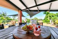 Tranquil Townhouse HUGE Pool & Golf Course views - B&B Casuarina