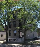 Beautiful 2 Bedroom Downtown Troy - 10 Years Host! - B&B