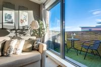 Pan Asian Haven with Balcony with CityView and Free Parking - Chambres d'hôtes Birmingham