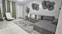 Big TV 2 Bedroom Apartment Cooper City - B&B Cooper City