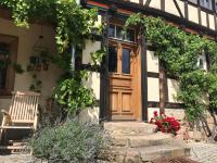 Historisches Fachwerk-Ferienhaus mit Weinkeller und Garten, gute Lage - B&B Laucha