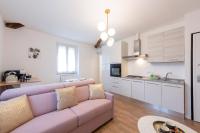 Lora Como residence, luxury Suite 5, free private parking, self check in - Chambres d'hôtes Côme