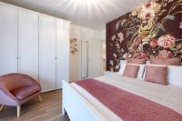 residence Como, flowers Suite 5,free private parking - Bed and Breakfast Como
