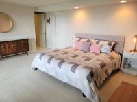 Quintessential Seattle Water Views w HotTub - B&B Seattle