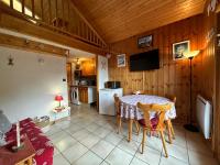Duplex charmant au cœur de Morillon, près lac et navette, 5 pers, balcon, équipement complet - FR-1-642-99 - Bed and Breakfast