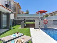 Villa mit 4 Schlafzimmern