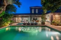 Villa Alchemy Private 4 BR Eat Street 10 steps to Revolver Cafe - Chambres d'hôtes Seminyak