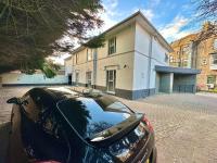 Two Bedroom Apartment - Heart of Bournemouth - Free Parking - Sleeps 6 - Close to Town and Beach - Ferienwohnung Bournemouth