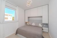 Nova Excellence modern apartment for 8 - B&B Novalja