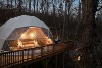 Glamping Dome w Hot Tub Fire Pit & River Access - B&B Wardensville