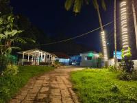 Lake Flower Homestay - B&B