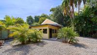CariPro Apartments - Bed and Breakfast