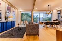 Modern Art Filled Home with Large Living Space and City Views - B&B Città del Messico