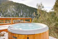 Secluded Livingston Retreat with Deck and Fire Pit! - B&B Livingston