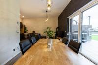 Fewo River, Stilvolles Ferienhaus für Familien großer Garten, Spielplatz, Sauna & Badefass - B&B Wendisch Rietz