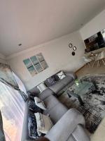 Bananas Den - B&B