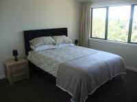 Skyline Apartments - Lower Apartment - Bed and Breakfast Raglan