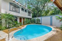 Pool Oasis, Concierge & 5min drive to the Beach - B&B Playa Flamingo