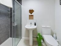 Chic 1-Bedroom Apartment - Bed and Breakfast