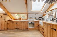 Bright and airy loft apartment Swallows Rest - B&B Totnes
